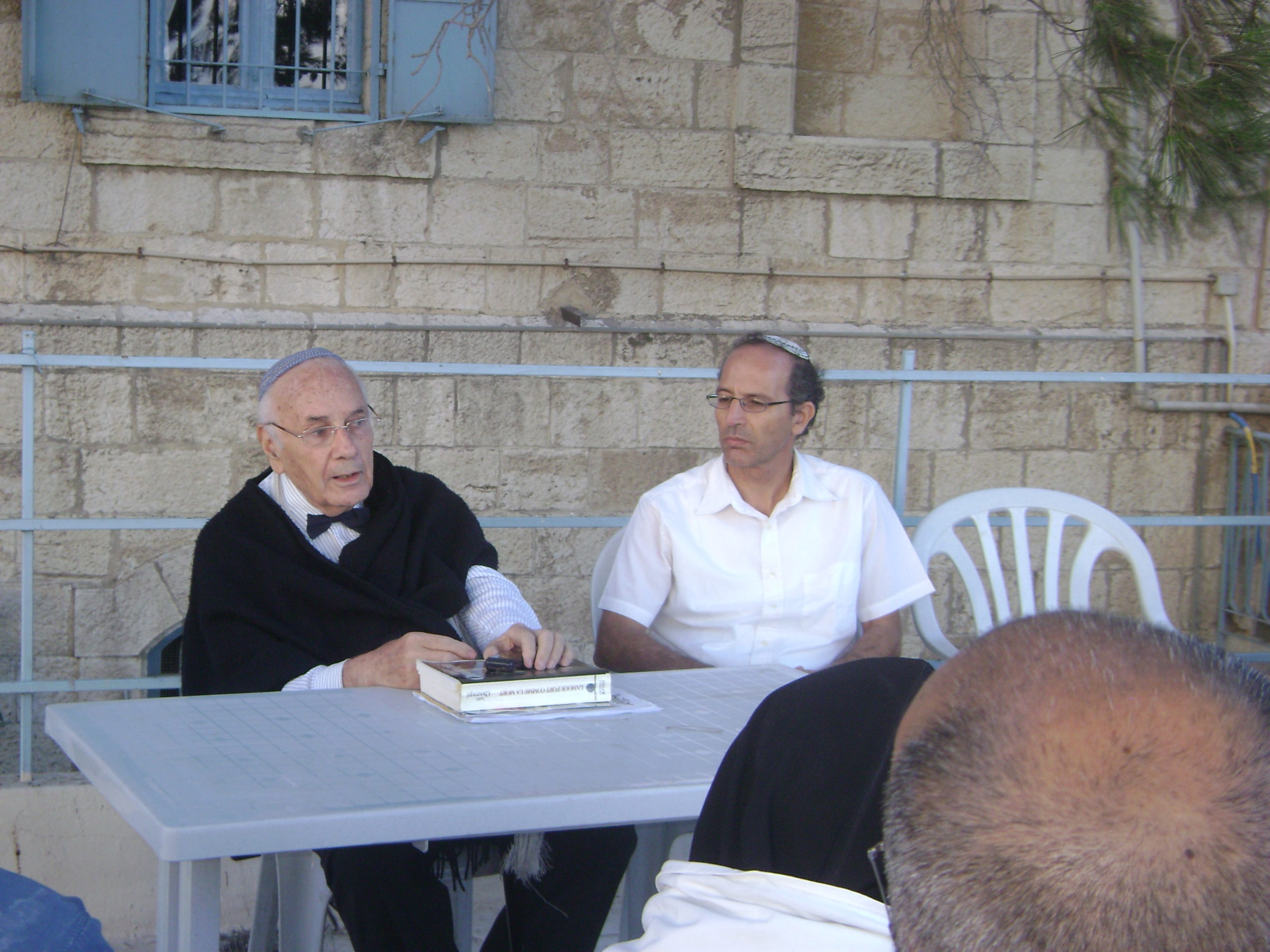 Emile Moatti et Haïm Ouizemann, rencontre interconfessionnelle avec les Moniales du Mont des Oliviers -12 Août 2013 (Photo:Haïm Ouizemann- Jérusalem)